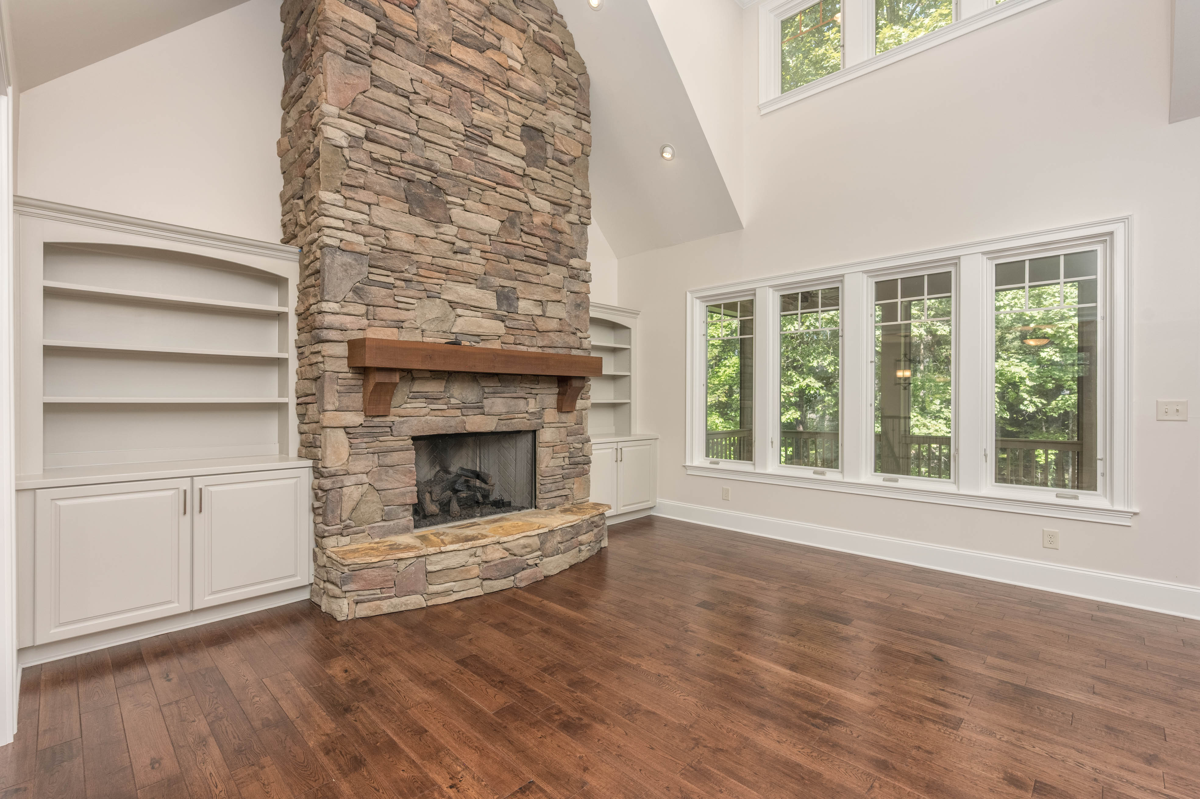 1001 Walton Way image 9